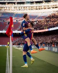 贺希宁在招笑这个赛道已经越走越远了，估计这会人设已经改不回去了