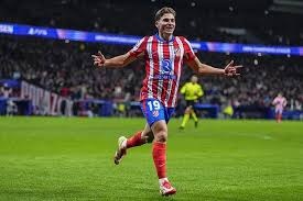 博主：曼联相信卡塞米罗已证明自己价值，愿与他续约至2027年