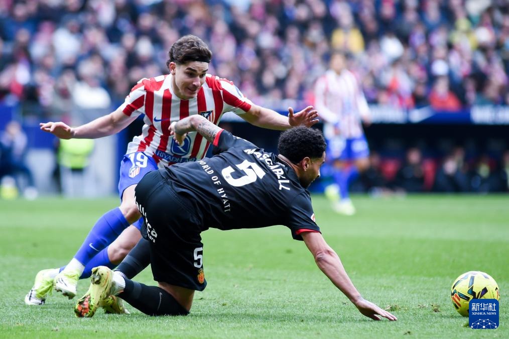 赵奕欢：我饭都喂嘴里了，看看我